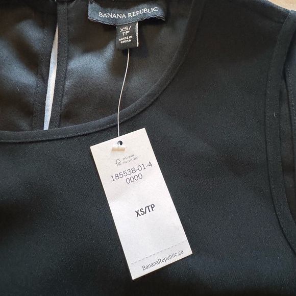 BNWT Banana Republic tank blouse with laser cut-outs. Size XS - Picture 3 of 3